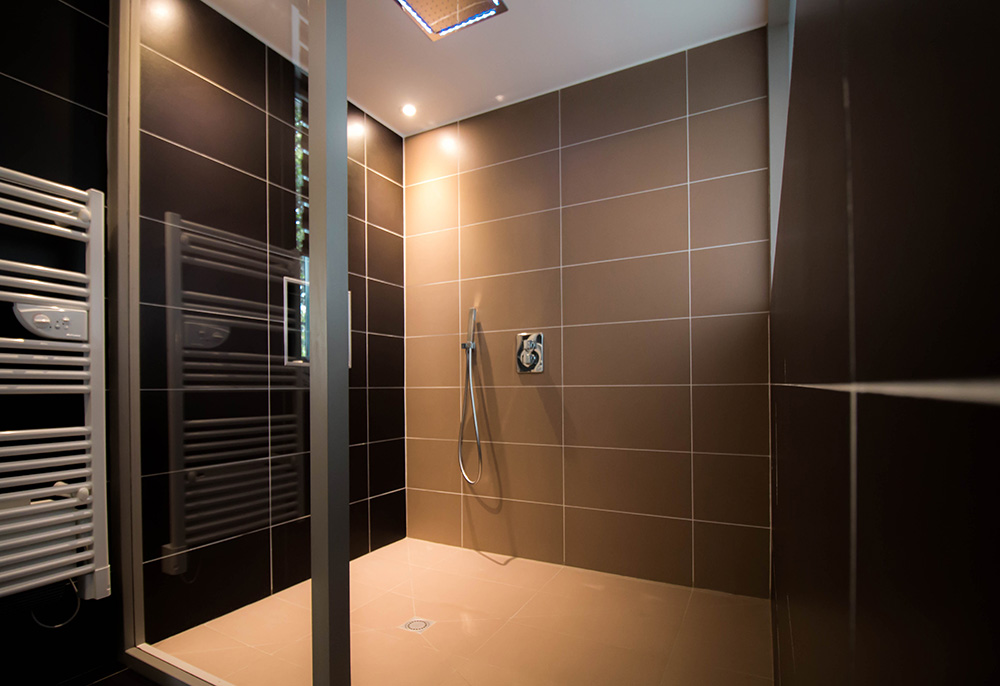shower-1-of-1